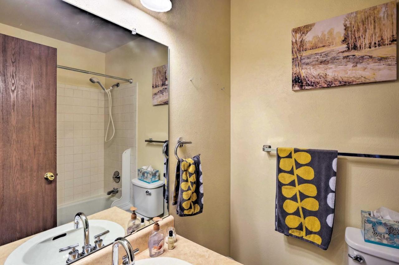 Grand Lake Condo With Balcony - 1 Block To Water! Bagian luar foto